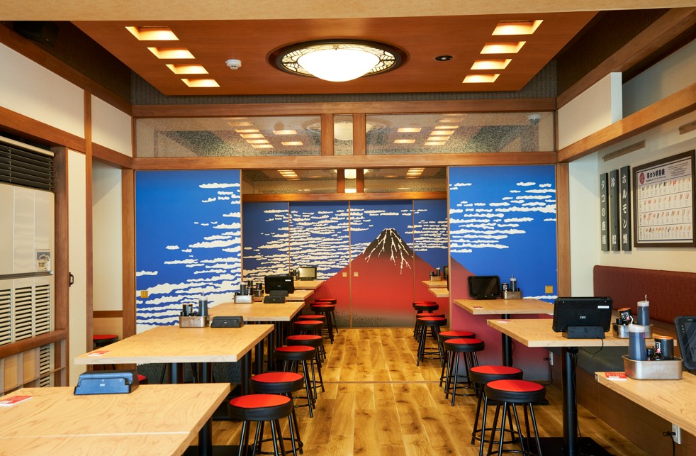 清潔感ある店内。活気と温かさが同居する空間です!