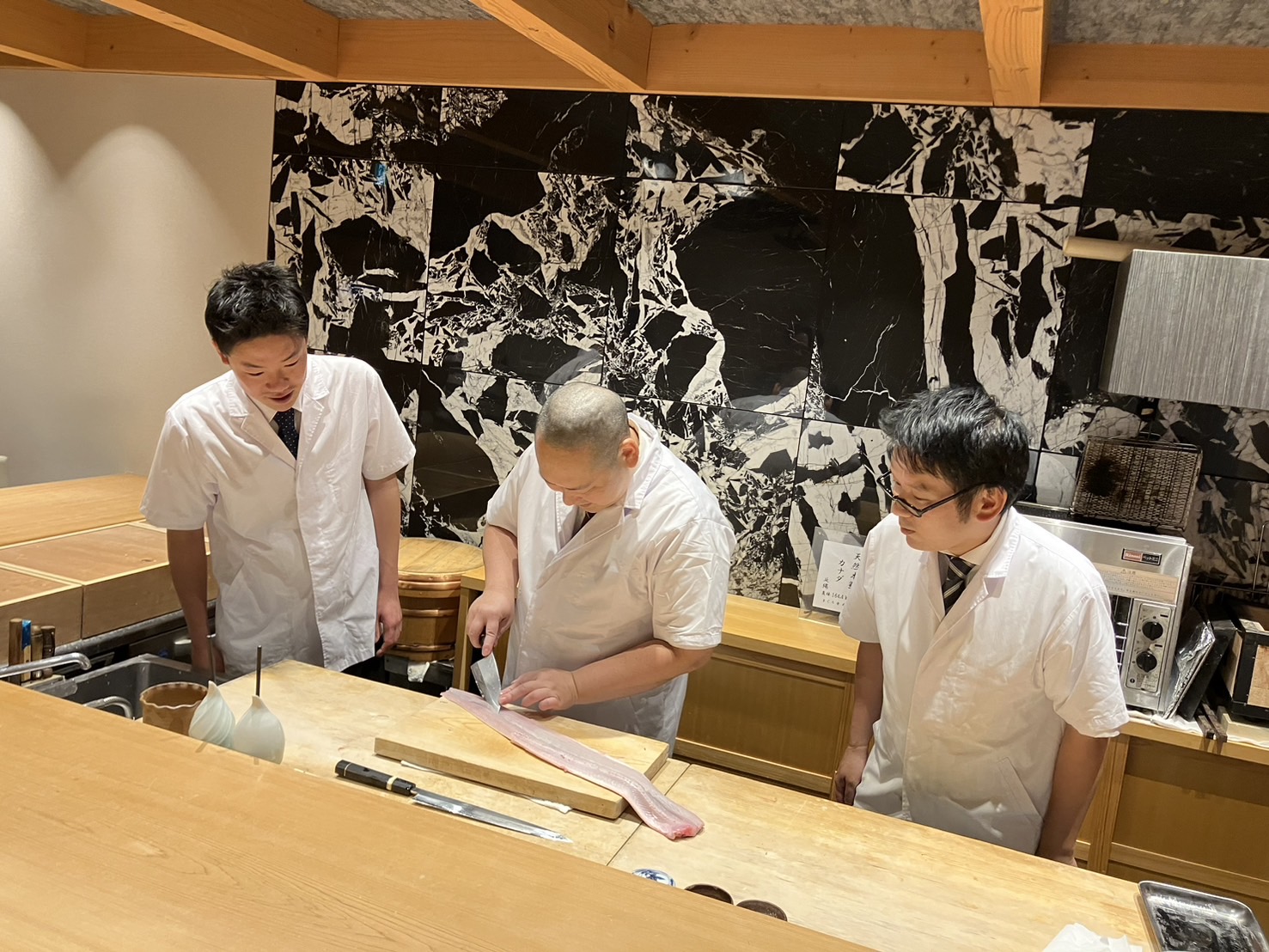 これから鮨を覚えたい方・和食を学びたい方、お待ちしております。