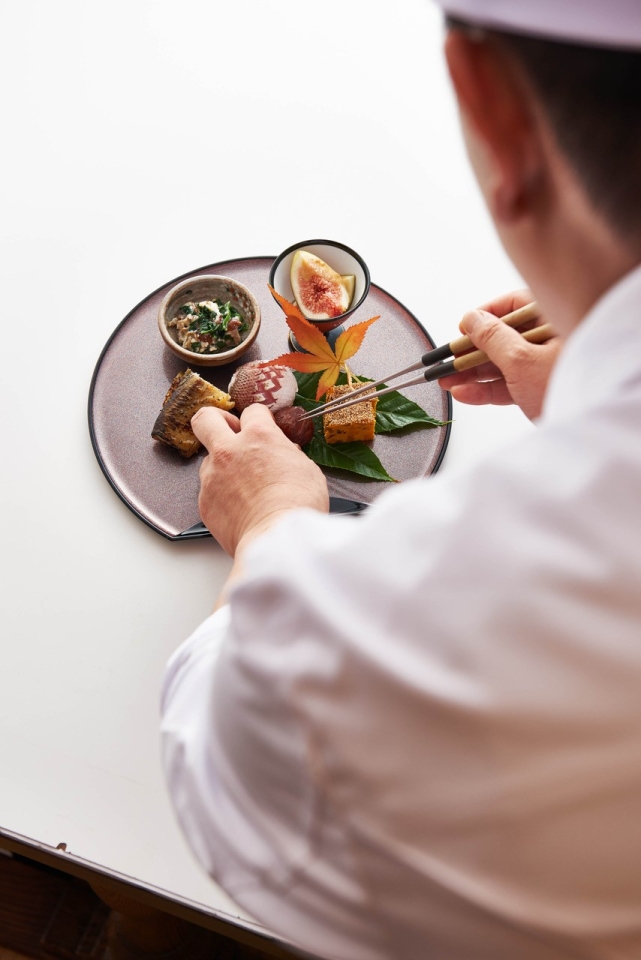 レストラン、カフェ(画像)ともイチから手づくりの本格的なお料理を提供。