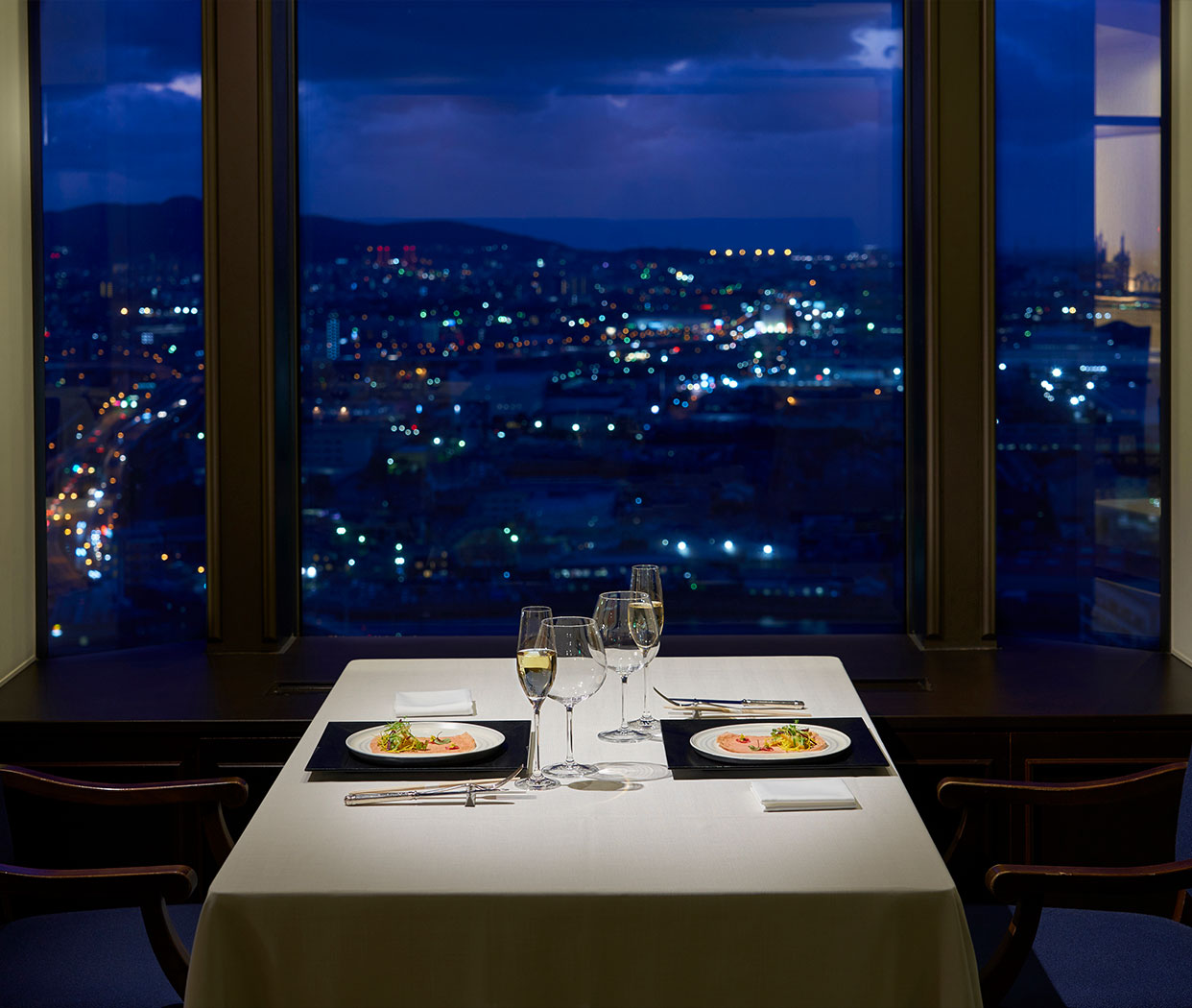 北九州のランドマークであるホテルの一員として、高い誇りと責任感を持ちながら調理技術を追求できます。