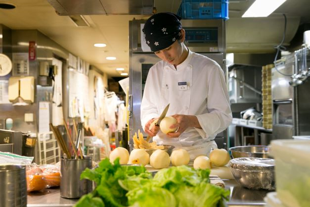 旬のお野菜にこだわり、玄米の美味しさが引き立つ商品開発を行っています。