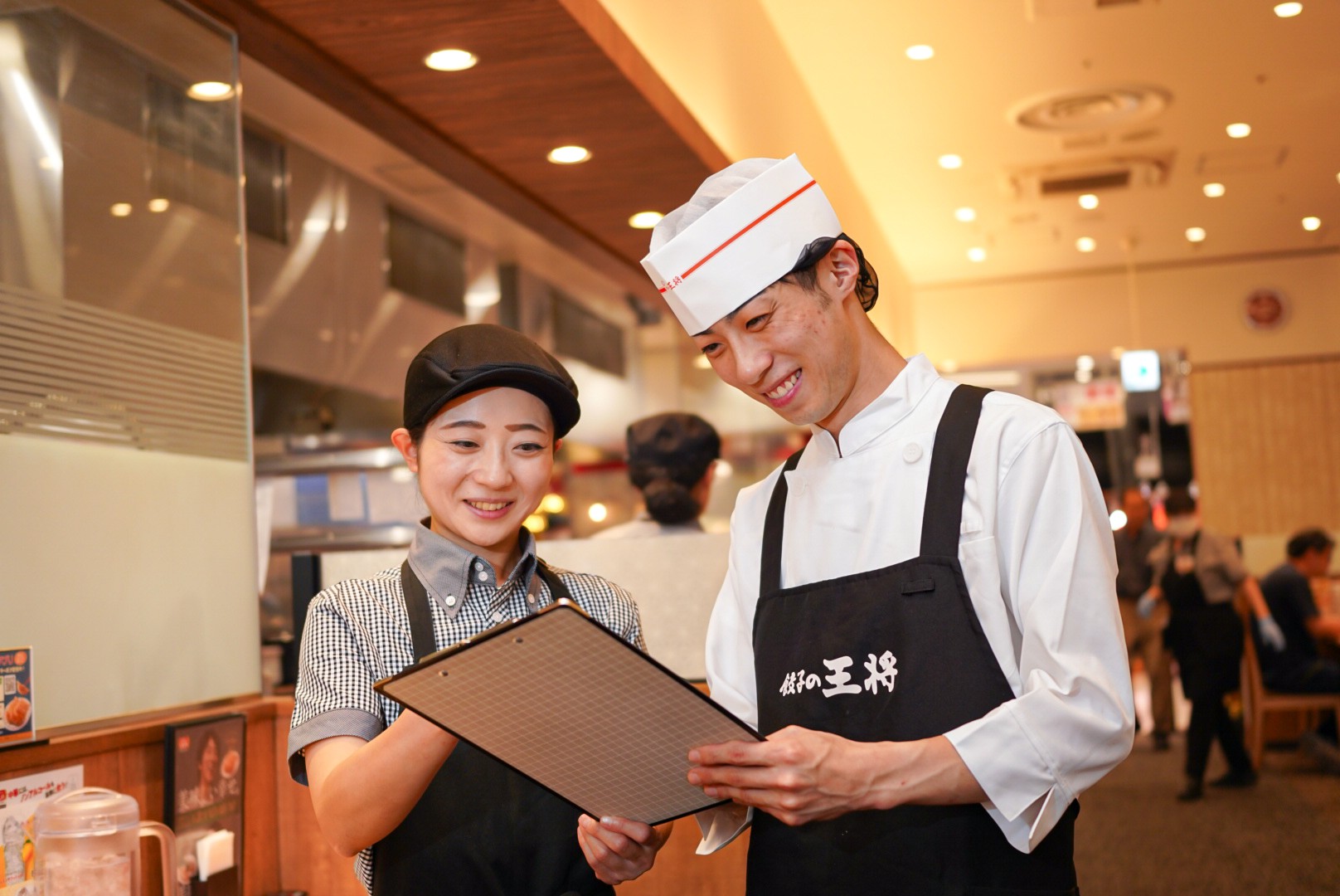 本格的な調理技術や店舗運営・経営スキルまで、段階的に学べる育成環境をご用意しています。