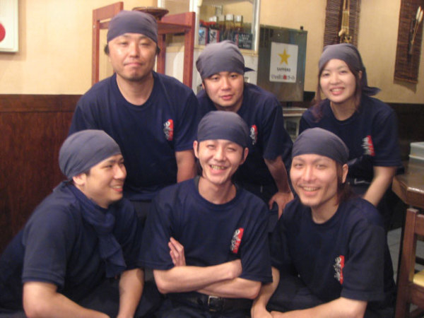 笑顔のスタッフ一同