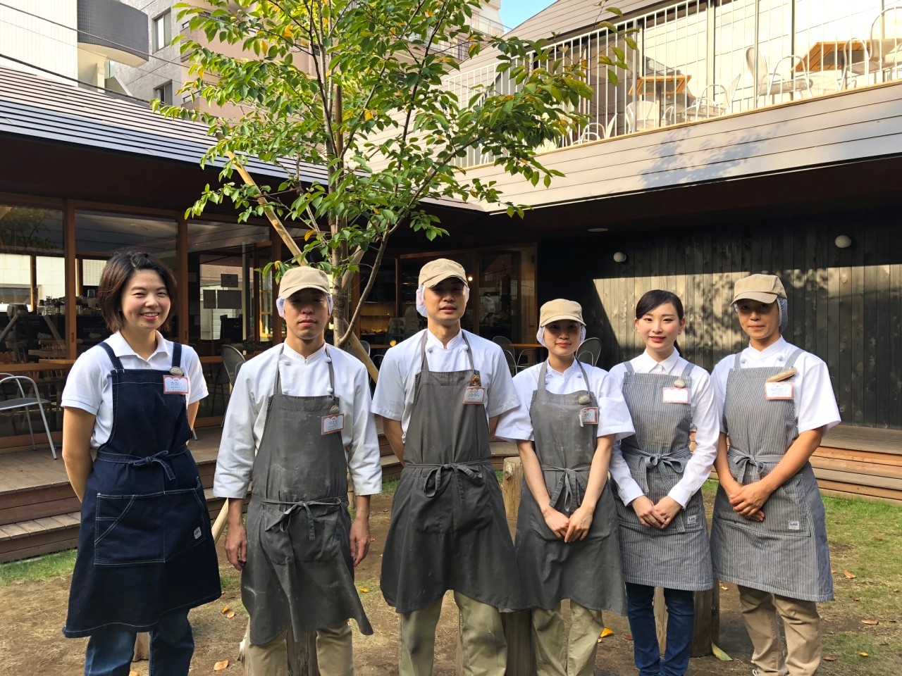 海外(イギリス・ロンドンのウィンブルドン)にも出店!当社の魅力を世界にも広げていきます!