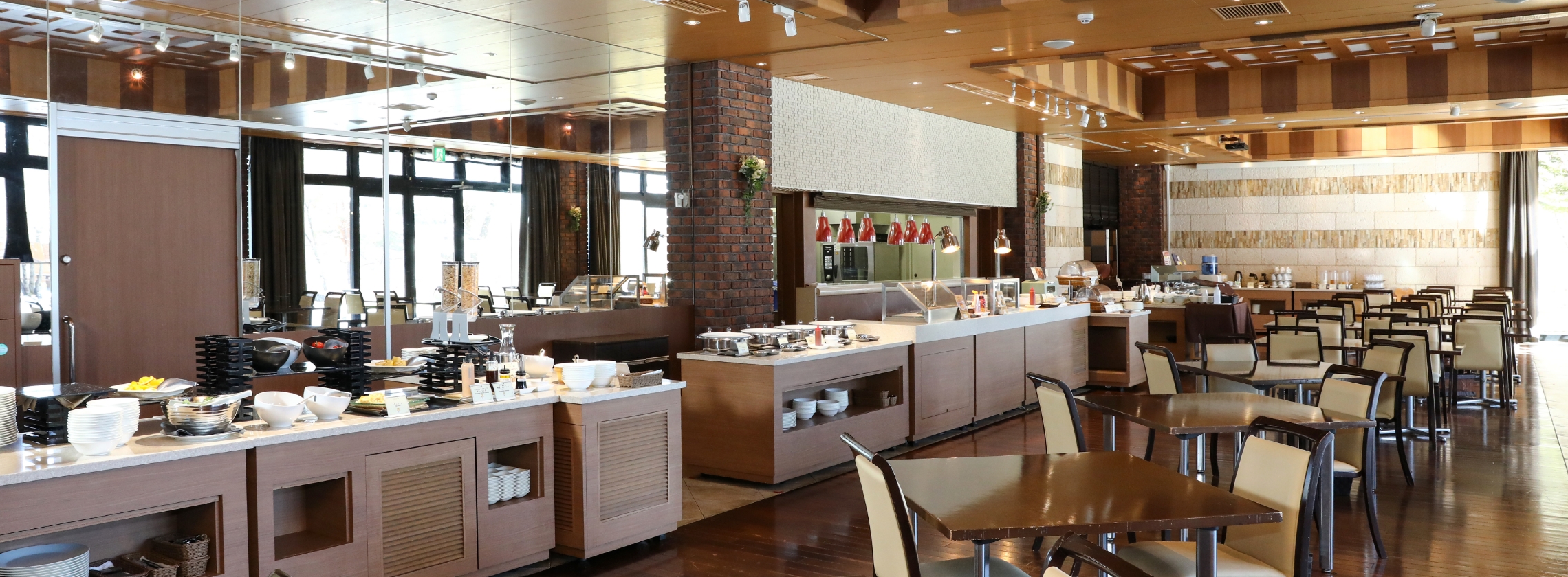 スタッフとのコミュニケーションを大切にしながら業務に取り組んでください