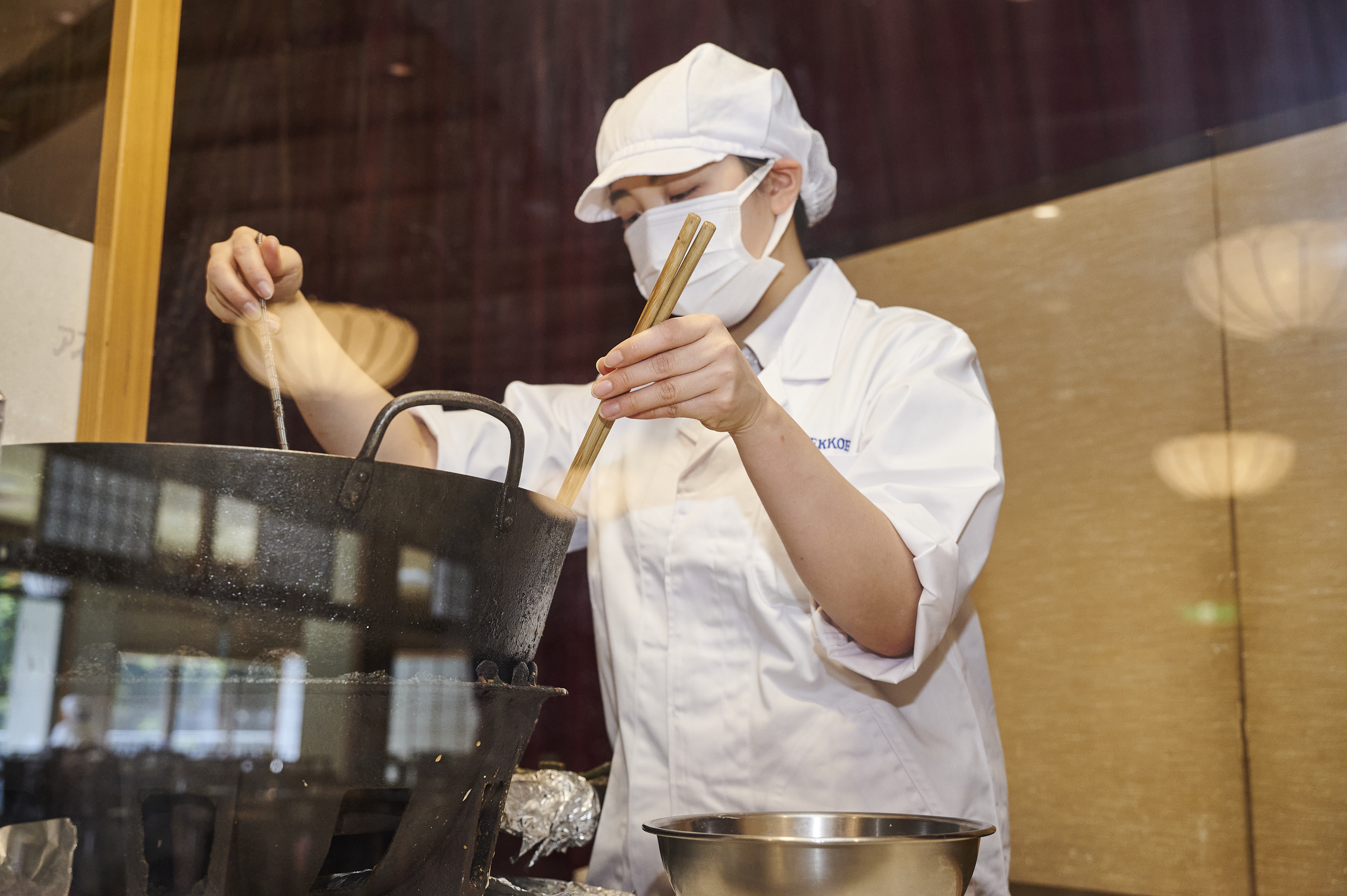 一つひとつ丁寧に教えていきますので、料理の楽しさとやりがいを感じながら成長できる環境です。
