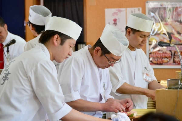 すし職人としてさらに腕を磨きたい方、お待ちしています！