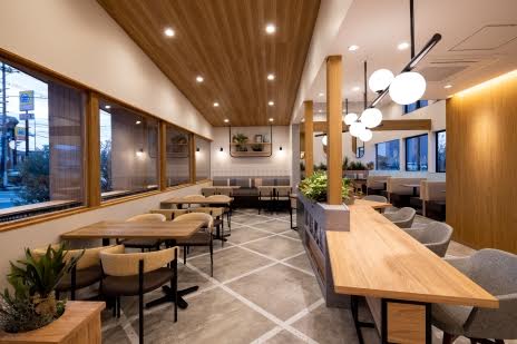 温かい雰囲気の店舗で、お客様もスタッフも心地よい毎日を。