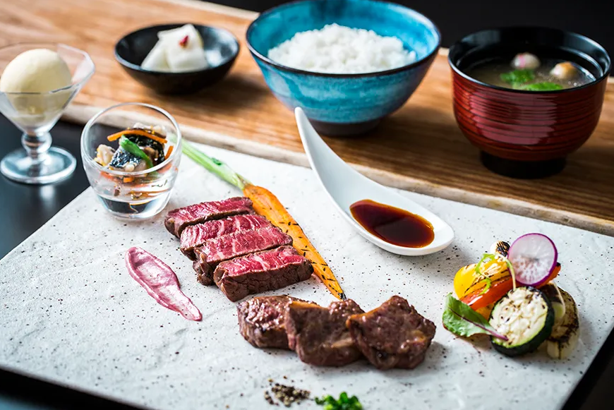 伝統と本物のクオリティに、モダンなエッセンスを取り入れた「食」をご提供しています。