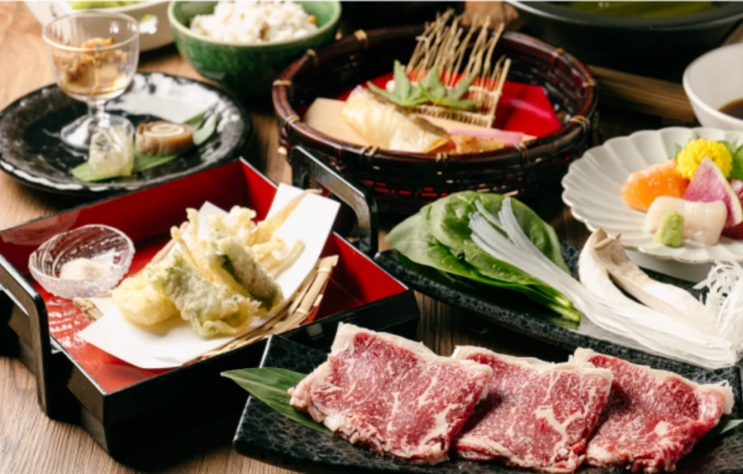 地元・函館の食材の良さを最大限に引き出した日本料理をお楽しみいただけます。