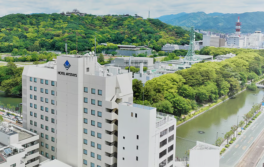 “いろんなよさ”が絶妙に程よく混ざり合う街「松山市」のホテル内にあるレストランで料理人を募集！