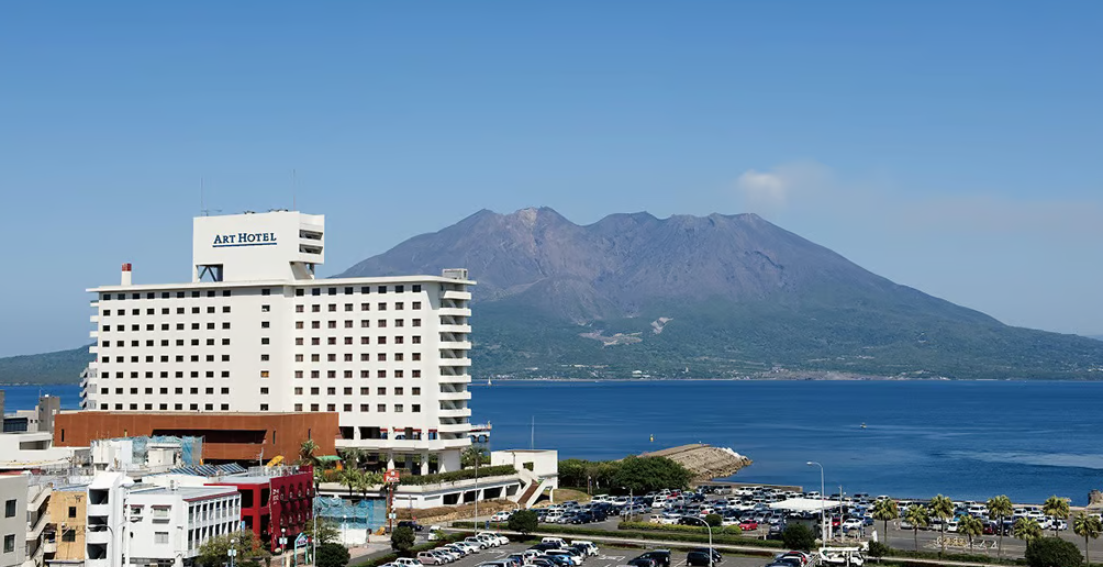 雄大な桜島の眺めが高評価！鹿児島市内のホテル2施設で、料理の腕をふるってみませんか？