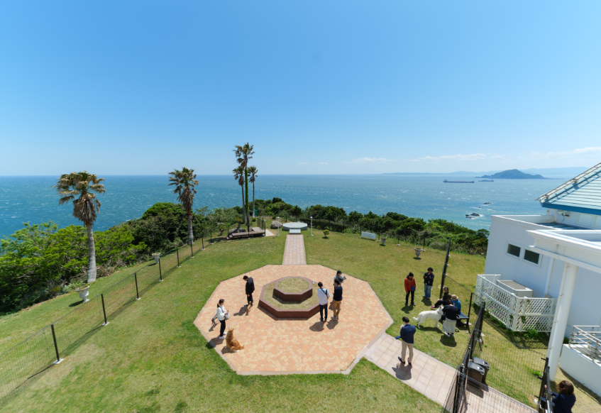 伊良湖岬を見渡す絶景。仕事とプライベートの両立ができるようシフトを配慮。10日の連休もOK!