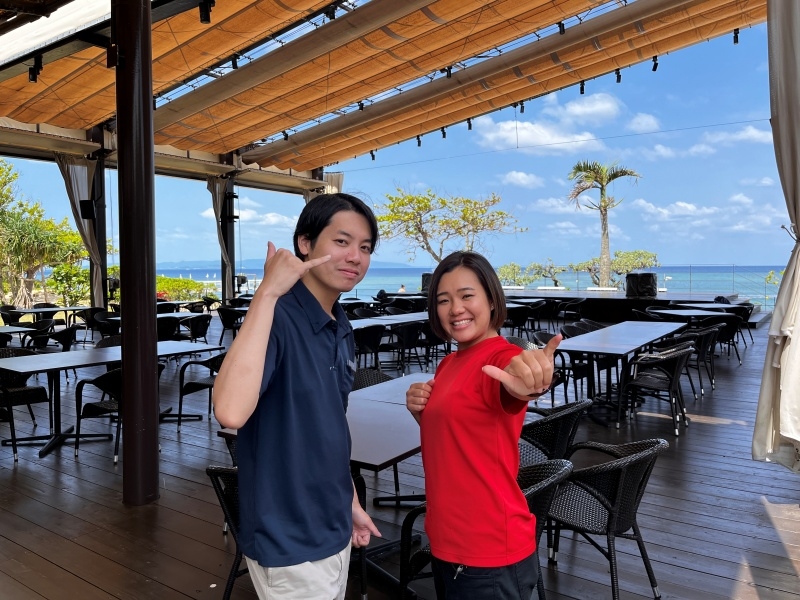 暮らすように旅を愉しむリゾートホテルで活躍しませんか。目の前は石垣のエメラルドの海が広がります。