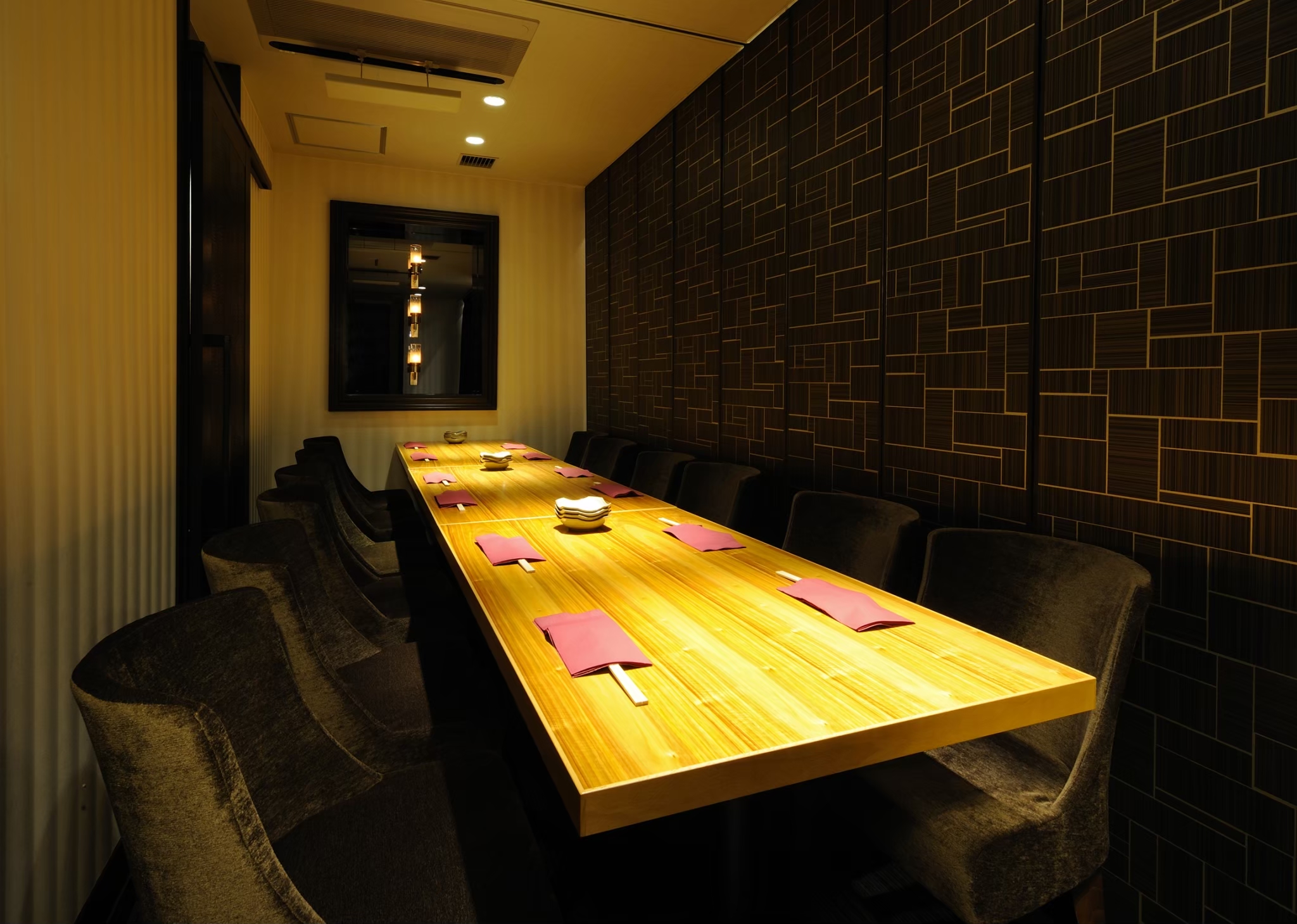 スタッフとのコミュニケーションを大切にしながら業務に取り組んでください