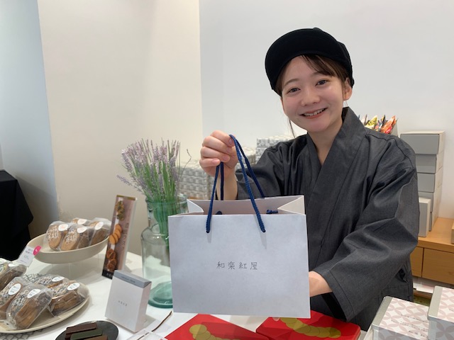  『和楽紅屋』、『fève』にて販売スタッフを募集しています。