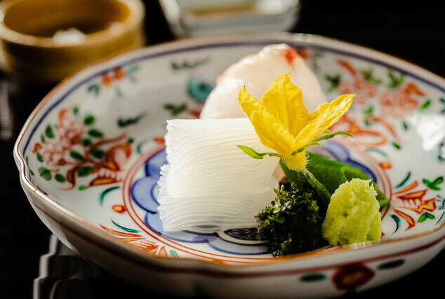 13時出勤・23時終業、土日定休が基本。無理のない働き方で、仕事と丁寧に向き合えます。