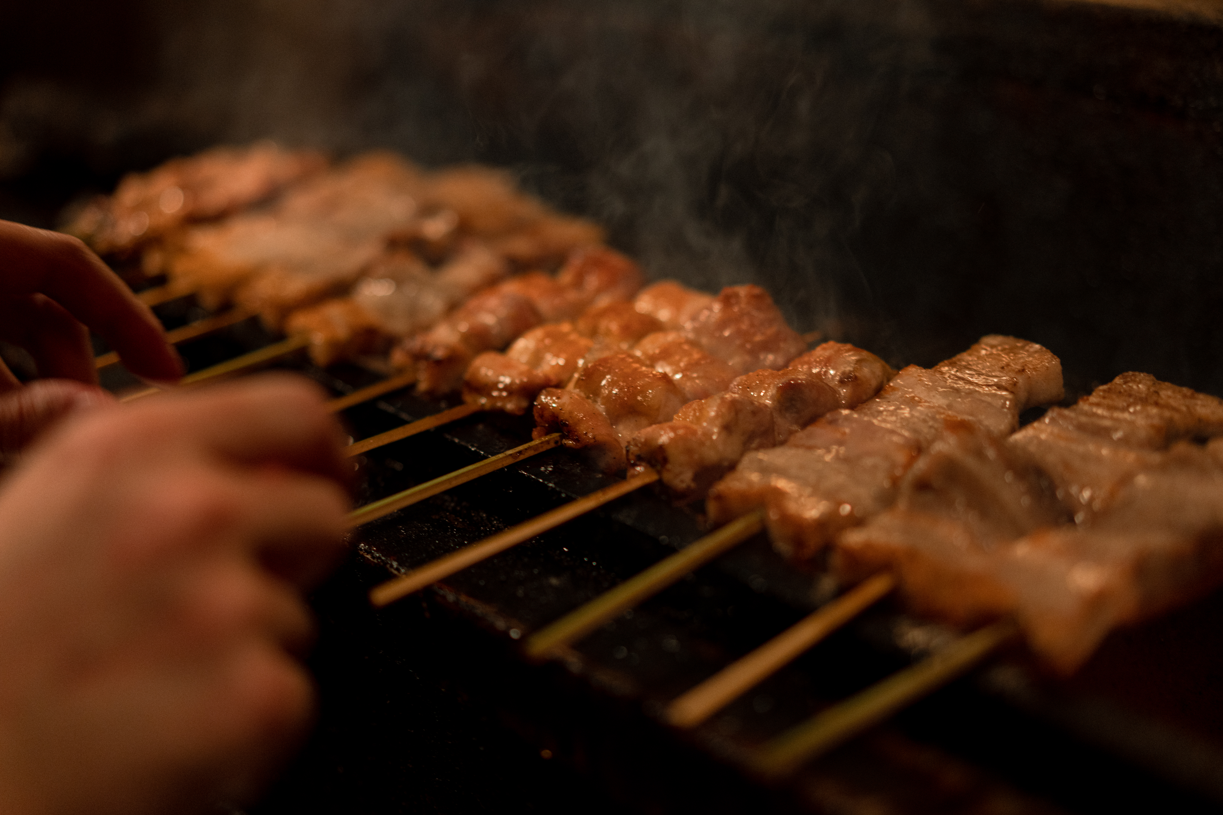 仲間とともに創り上げる一皿。技術も個性も活かせる環境で、飲食の楽しさを再発見しよう。