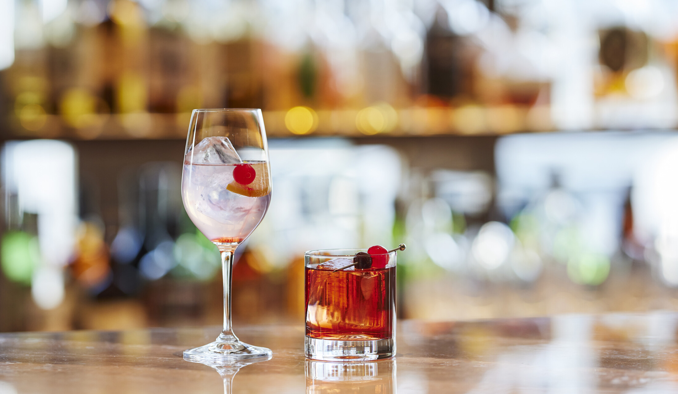 心に残る一杯を届ける、記憶と感性に残るバーカウンター。