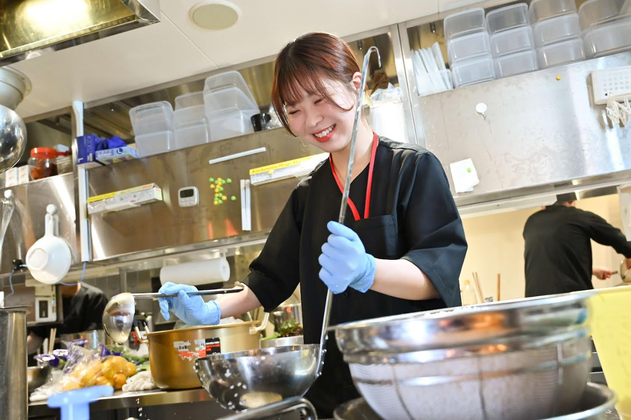 定食ごはんを中心に、出汁をとるところから始めた多彩な和食を提供。すべて店内で手づくりしています。
