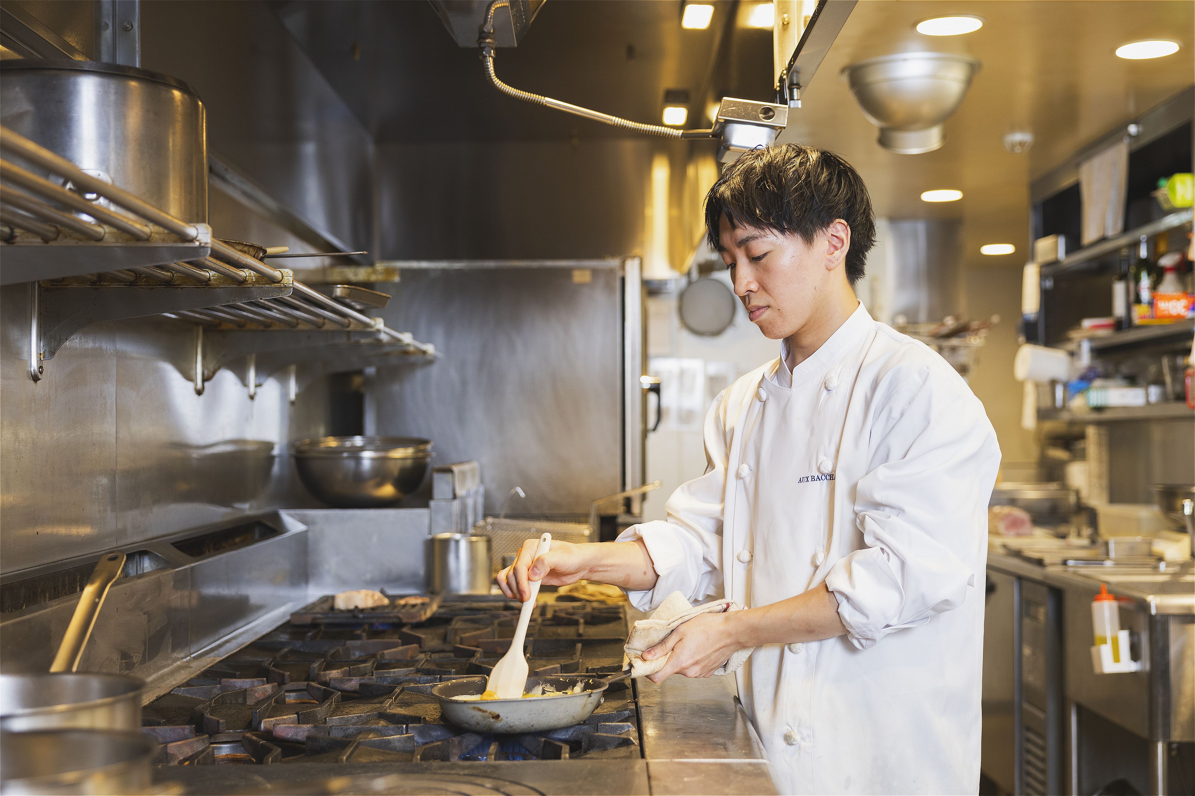 『AUX BACCHANALES』（東京）にて、料理長候補を募集しています。