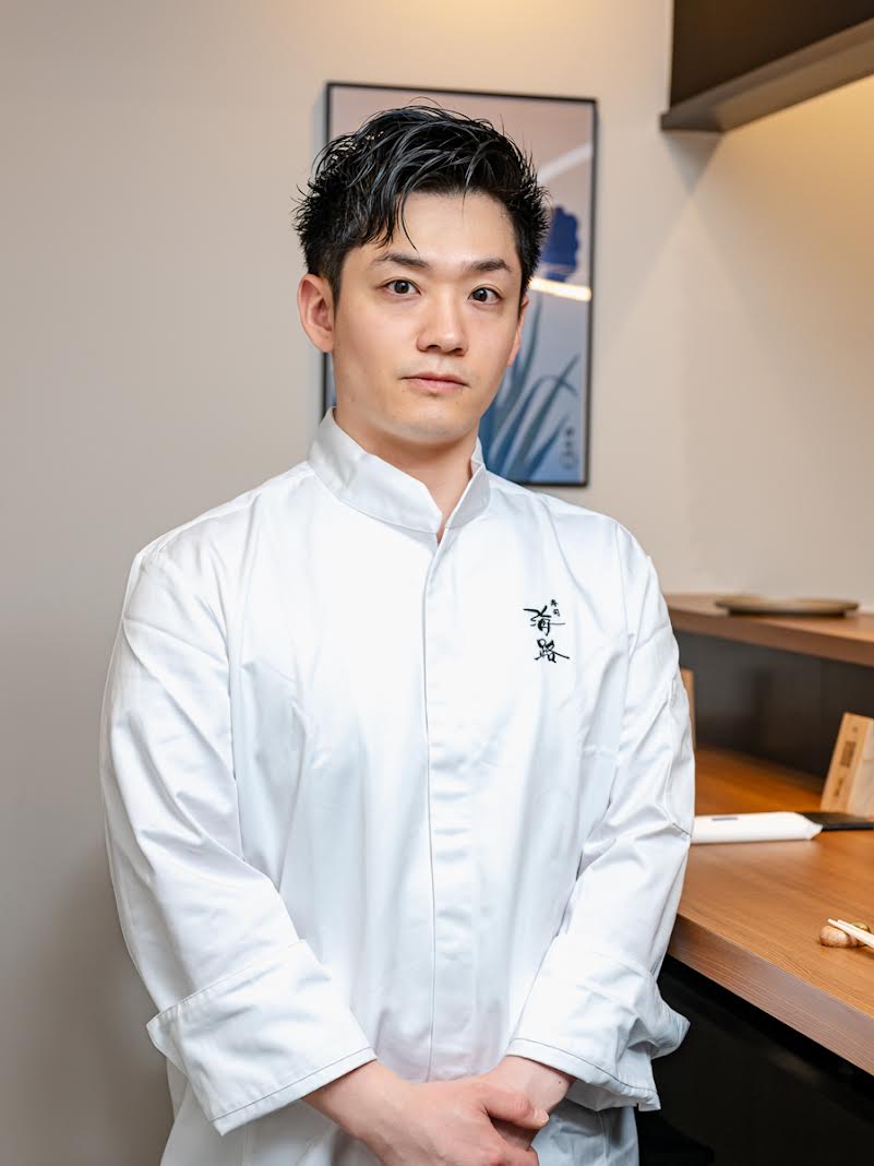 銀座の名店で培った江戸前の技を礎に、独自のスタイルを築く寿司割烹