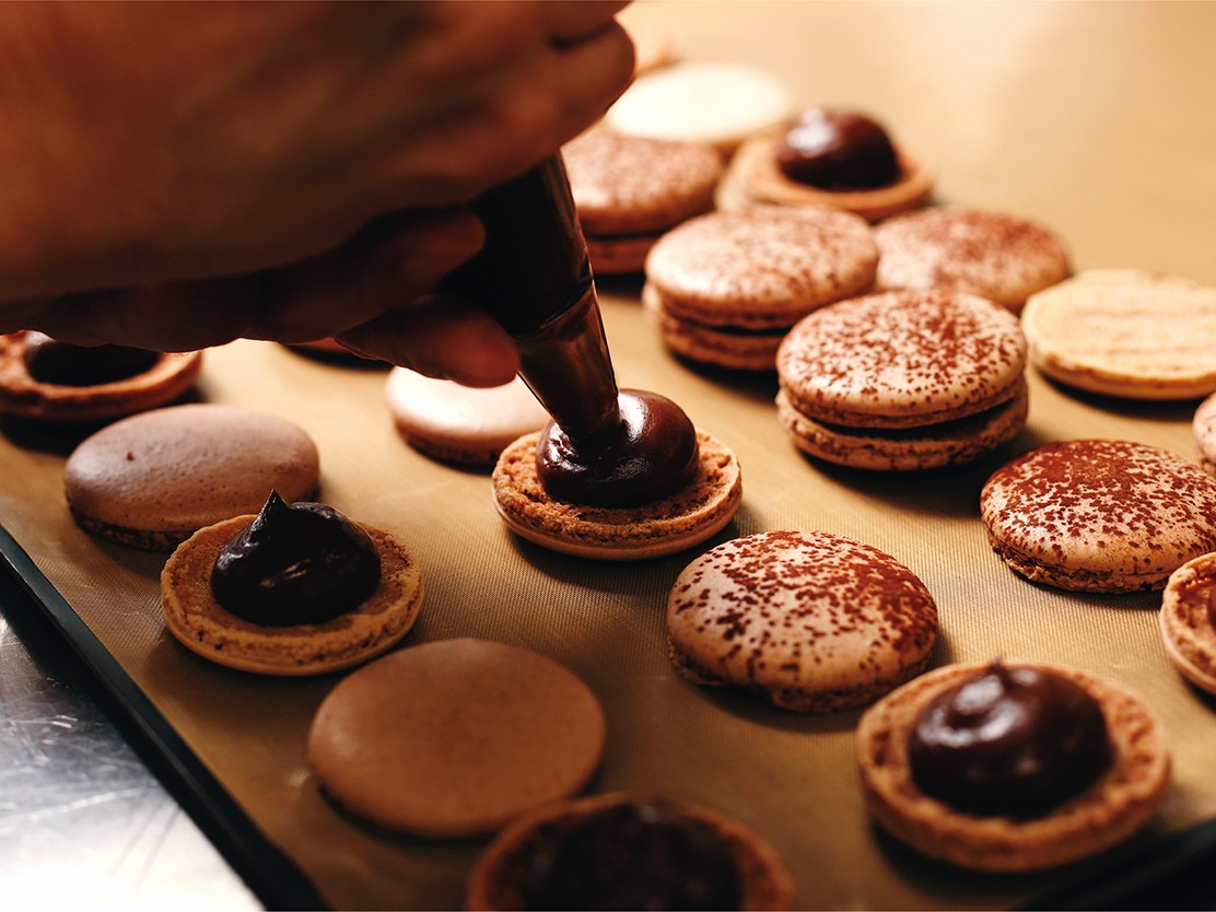 専門性を極めるのはもちろん、商品開発やマネジメントへの道も拓けます。