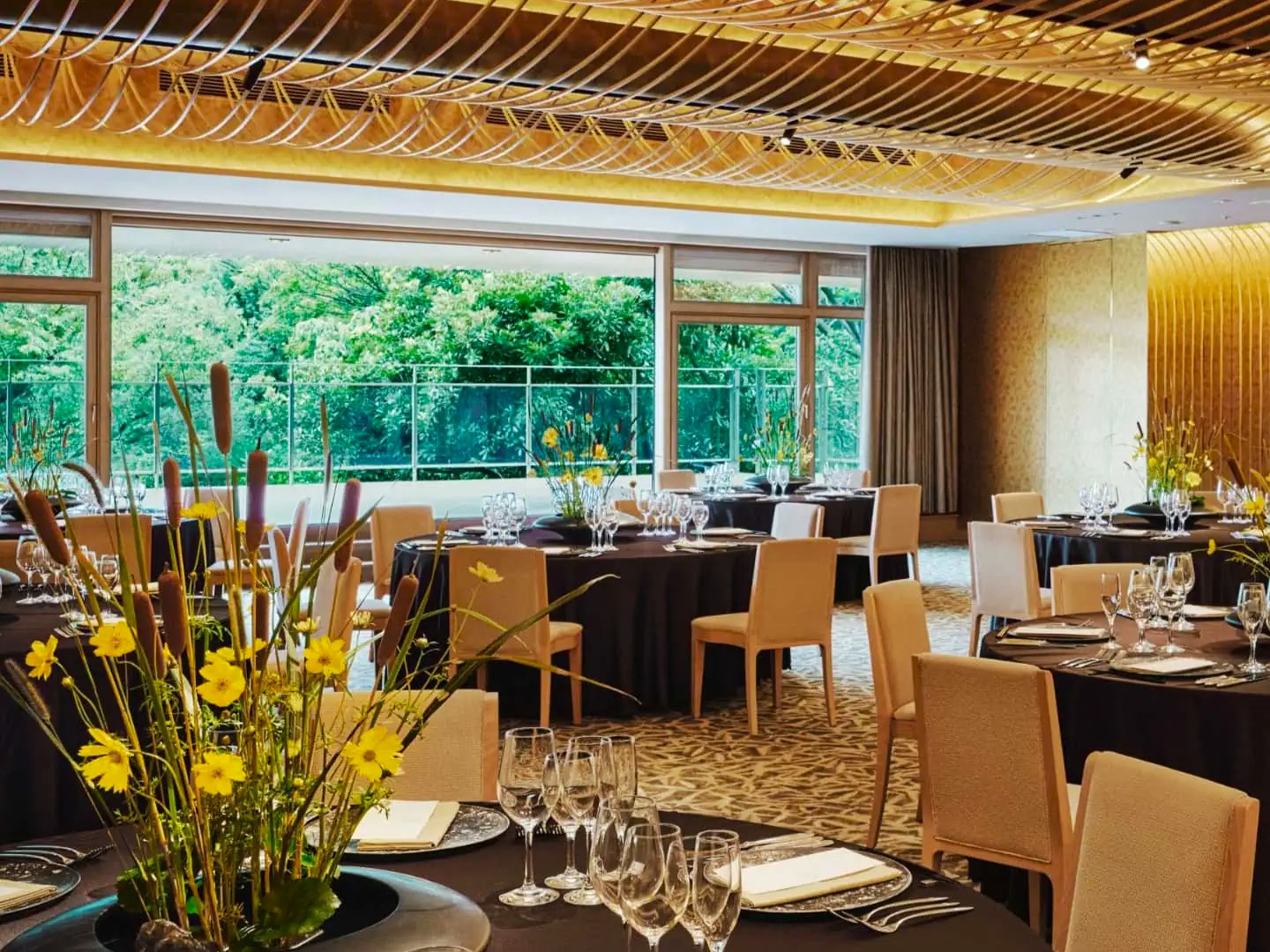 婚礼、宴会、イベント、料亭…多彩な舞台で活躍。多様なキャリアパスが描ける環境が魅力です。