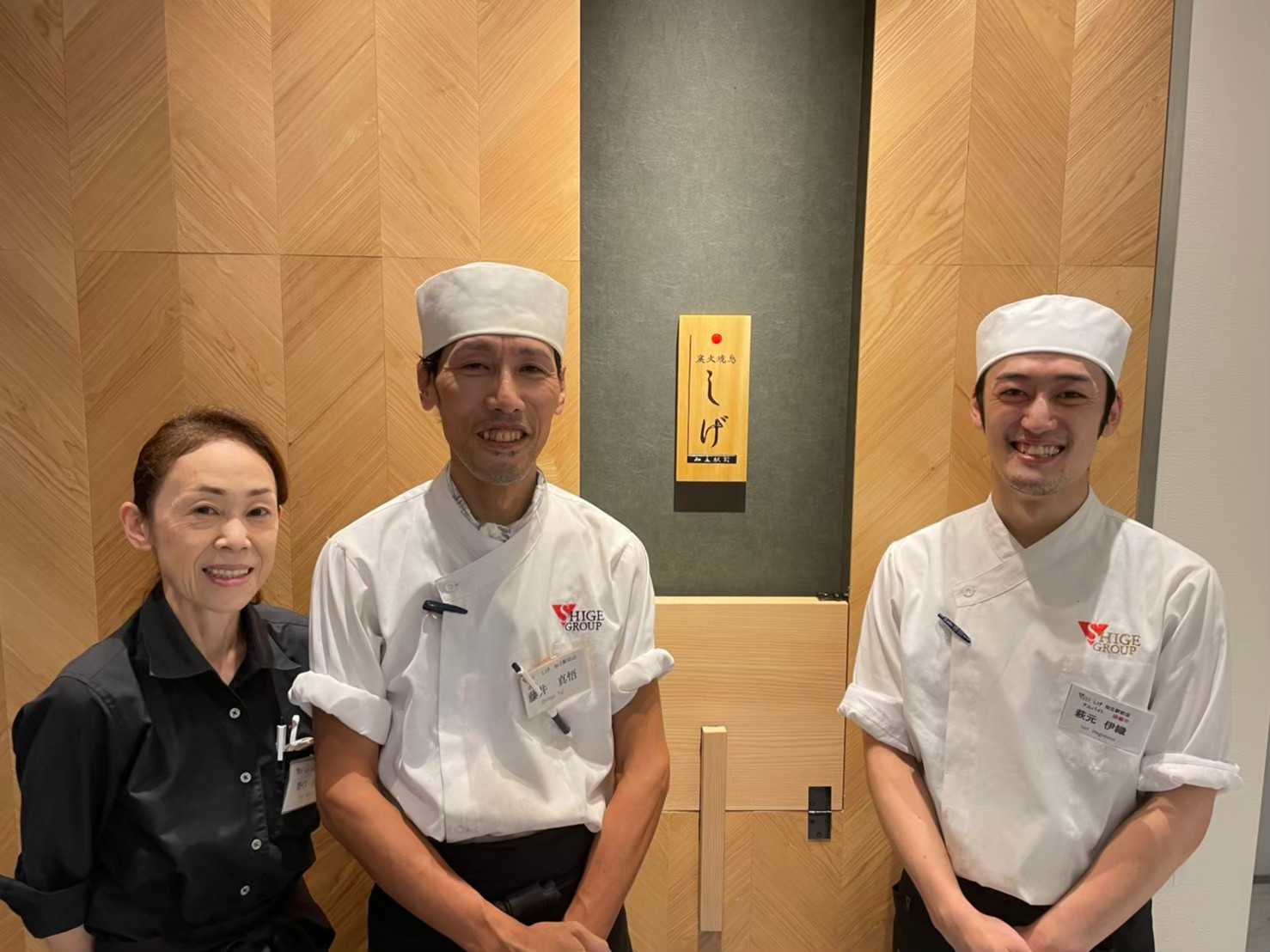 焼鳥の味付けは、秘伝のタレ。 素材の旨味を引き出しつつ、お酒に合う味付けが大人気です。