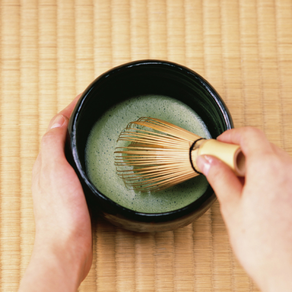 西尾の抹茶と、宇治抹茶の両方を自社製造できる体制を整えています。