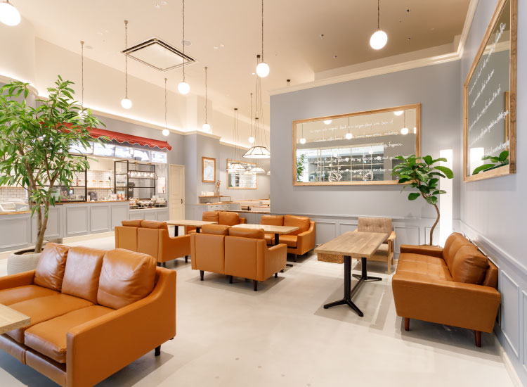 スタッフとのコミュニケーションを大切にしながら業務に取り組んでください