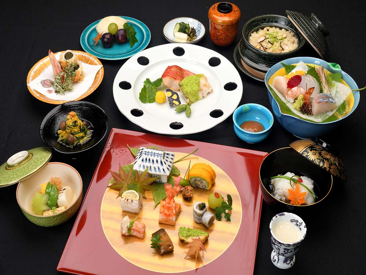 季節感あふれる会席の世界。質の高い一皿を丁寧に仕上げる仕事。