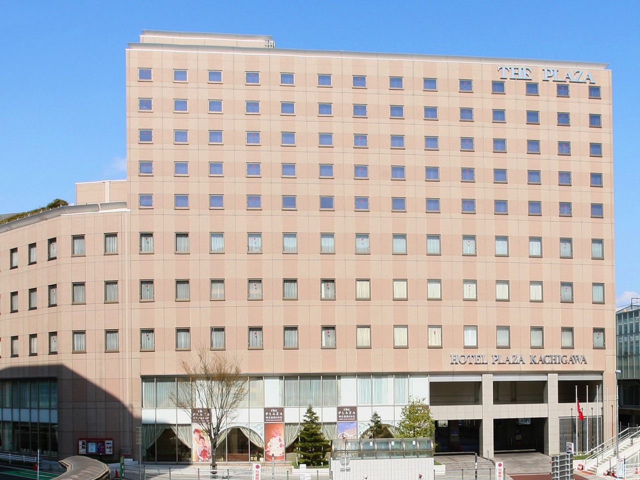 駅前1分、笑顔とにぎわいの拠点に。地域とともに歩むホテルプラザ勝川。