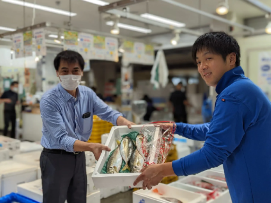 目利き力や切りつけ技術が自然と身につく！厳選食材を扱う環境で成長できます。