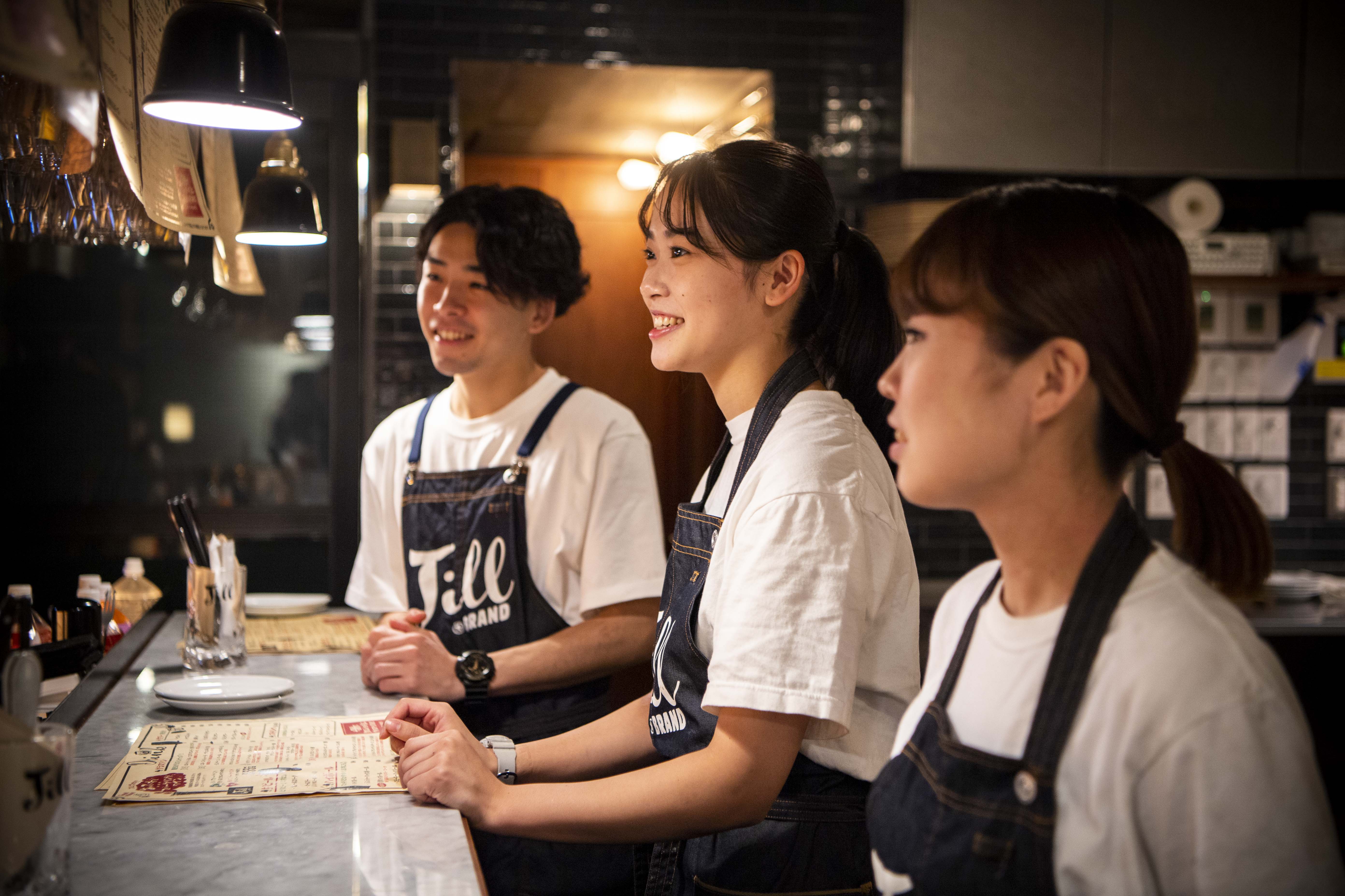 スタッフ同士の距離が近いから、自然とチームワークも抜群に!