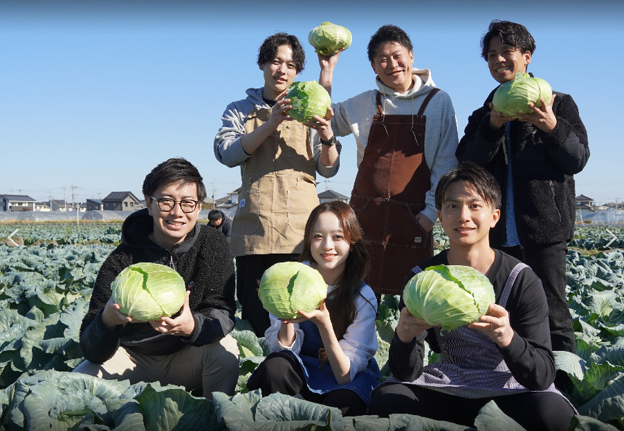 入社前はもんじゃ焼きが作れなくて当たり前!座学とOJT研修で基礎からていねいにお伝えいたします。