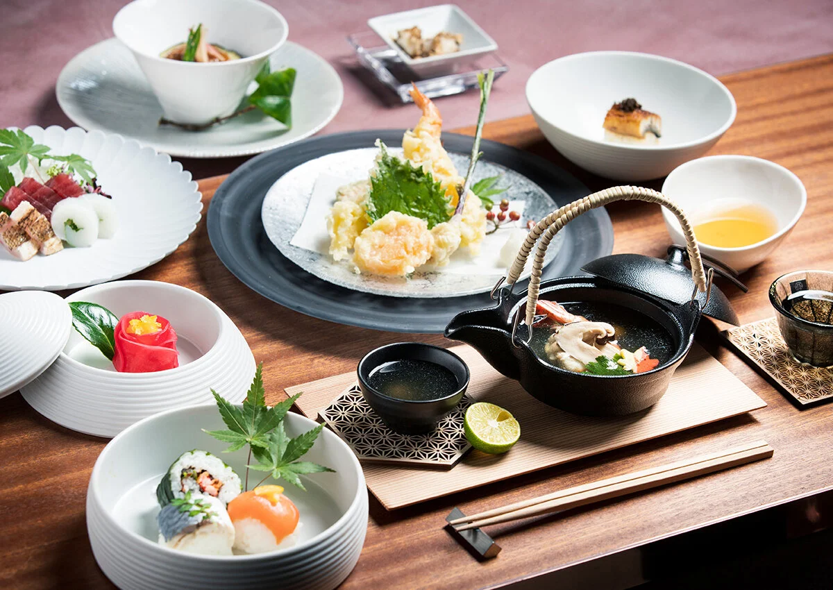 四季の移ろいを表現する一皿。料理提供も大切な仕事の一つです