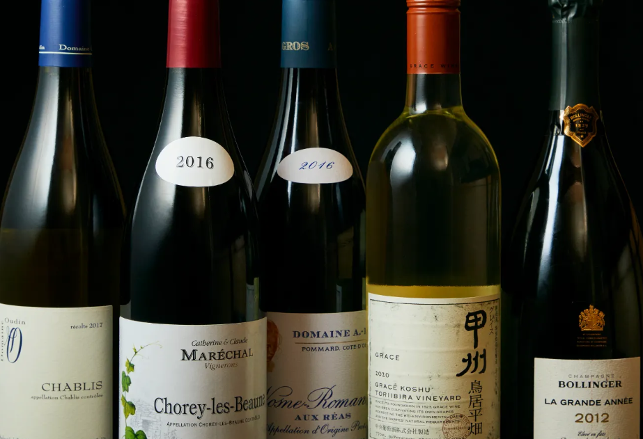 ソムリエが厳選した日本酒やワイン。お酒の知識も自然と身につきます。