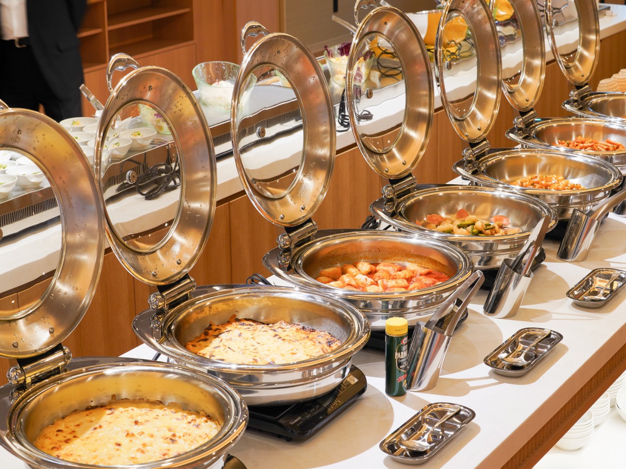 毎日の営業も、月ごとのフェアも。 食の現場をもっと楽しみたい方に届けたい職場です。