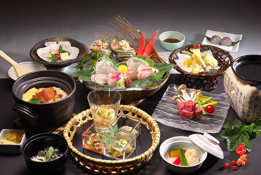 毎日の営業も、月ごとのフェアも。 食の現場をもっと楽しみたい方に届けたい職場です。