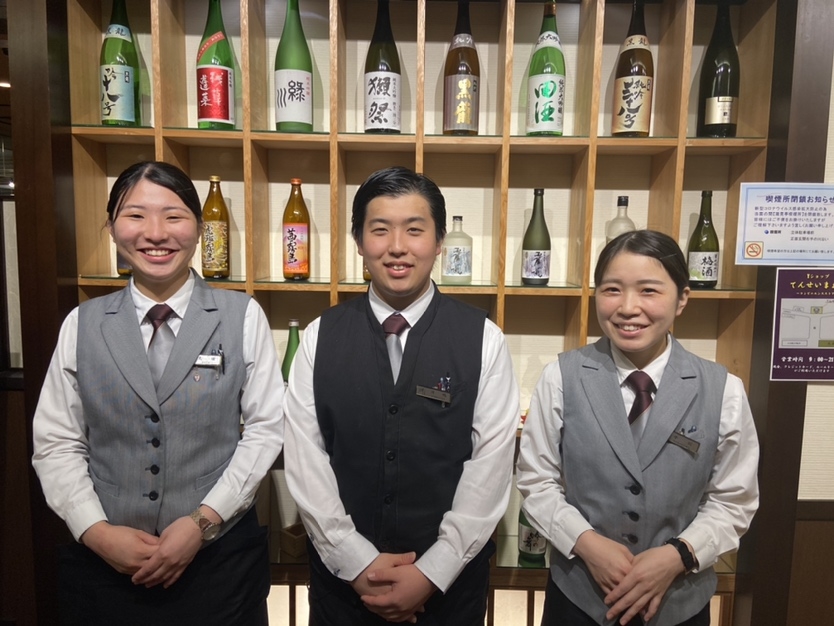 「いらっしゃいませ」から始まる特別な時間。癒しを支えるサービスチームで、誇れるキャリアを築きませんか