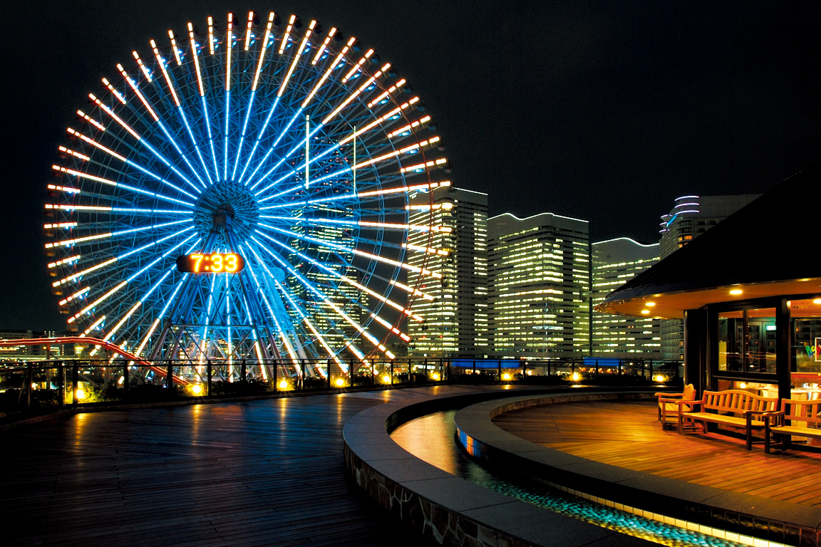 屋上の足湯庭園★横浜みなとみらい館のイチオシスポットです！