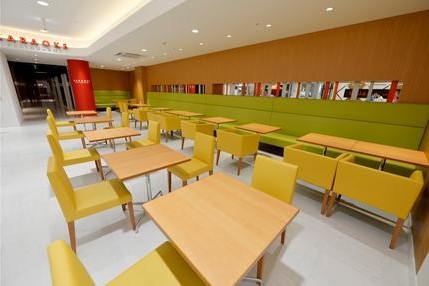 和食・洋食・麺類・デザートまで幅広く調理!ジャンルにとらわれず料理を楽しめる職場です