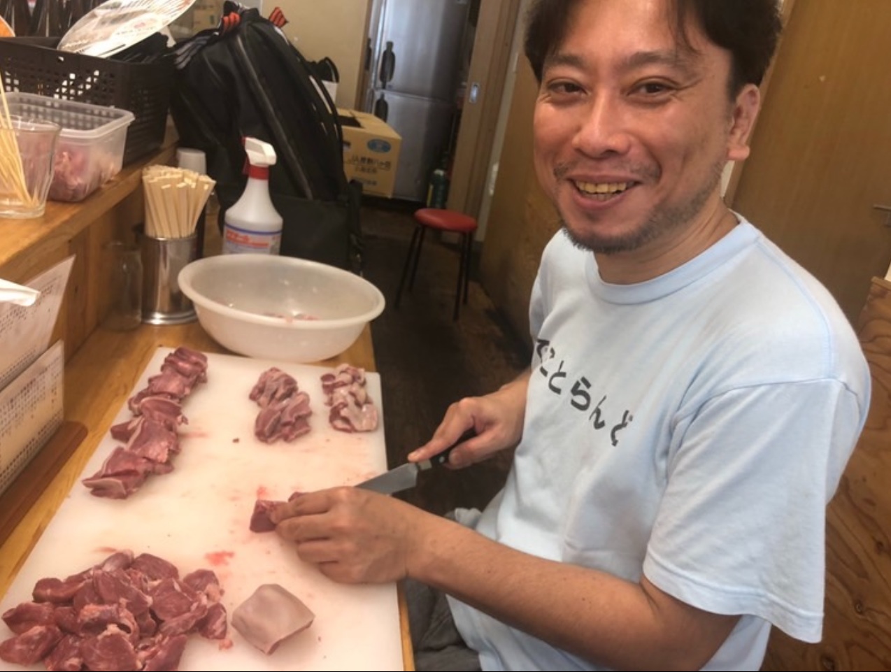 ホールをメインにしながら、時には焼き場もサポートしていただきます。