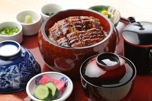 伝統を正しく継承してきた当社だからこそ、本物の和食文化を世界に向けて発信できると考えています。