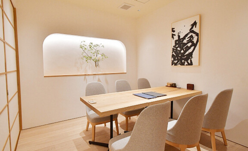 ビジネスから慶事、軽い食事会まで多彩な利用が可能です。