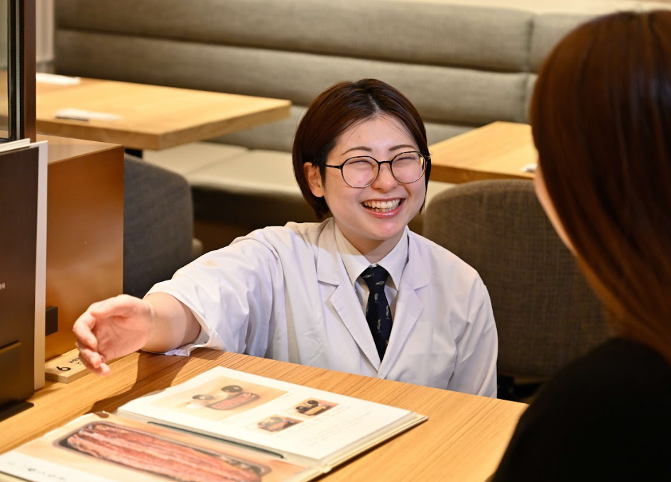 サービス業務の経験があれば業界不問！五感と記憶に残るおもてなしを提供していきましょう。