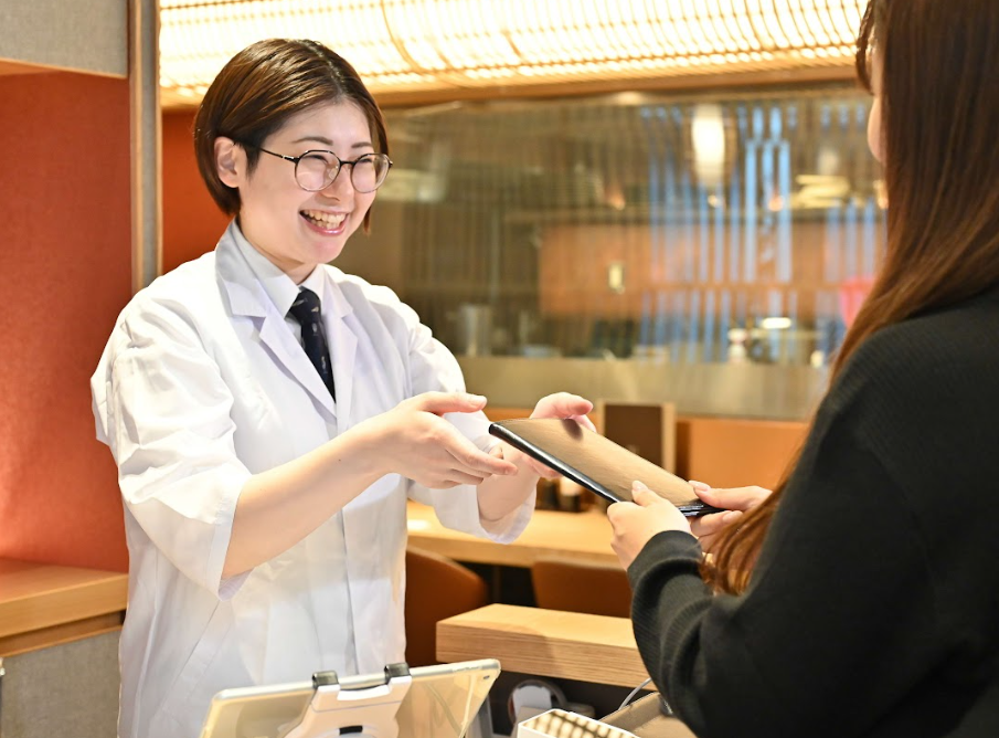 サービス業務の経験があれば業界不問!五感と記憶に残るおもてなしを提供していきましょう。