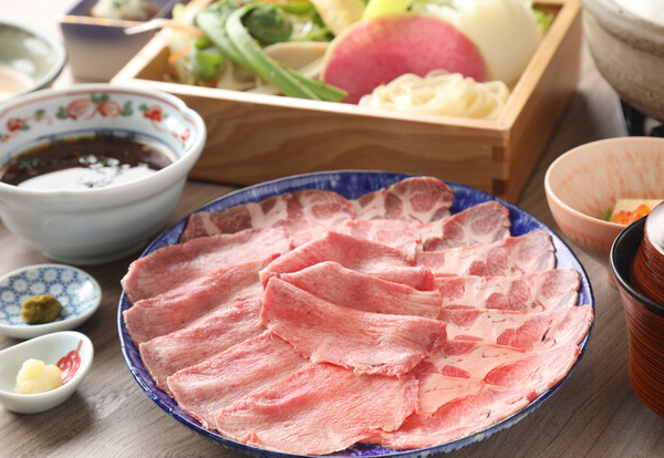 業態未経験の方も歓迎。和肉、鮮魚の扱いを学びませんか。あなたのチャレンジを最大限にサポートします。