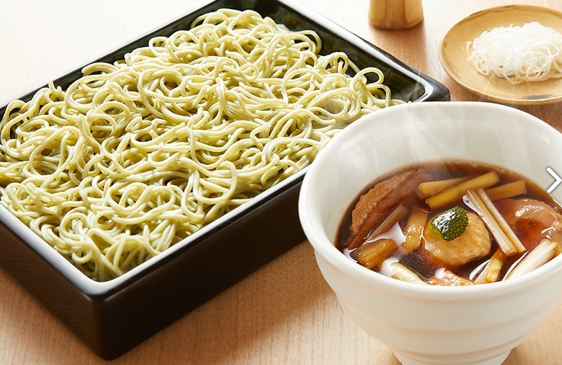 江戸三大蕎麦のひとつ、藪系の総本山として、百十余年の歴史を紡ぐ老舗です。
